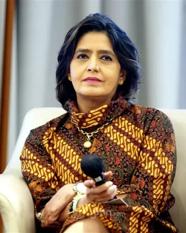 Portrait of Shaanti Shamdasani